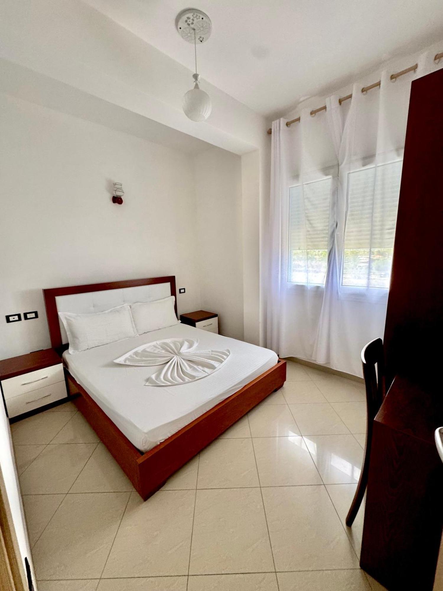 Blue Paradise Hotel Orikum Esterno foto