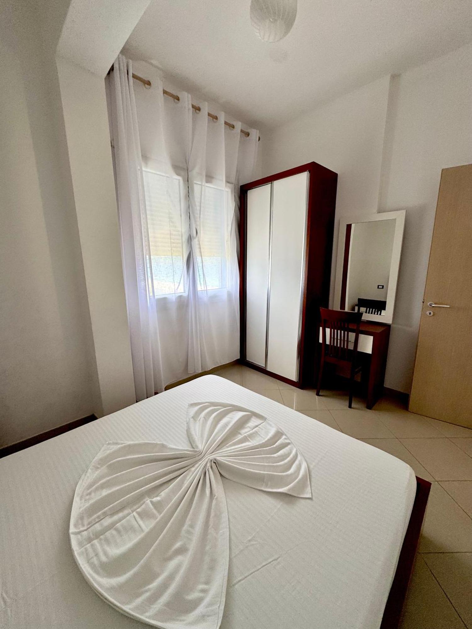 Blue Paradise Hotel Orikum Esterno foto