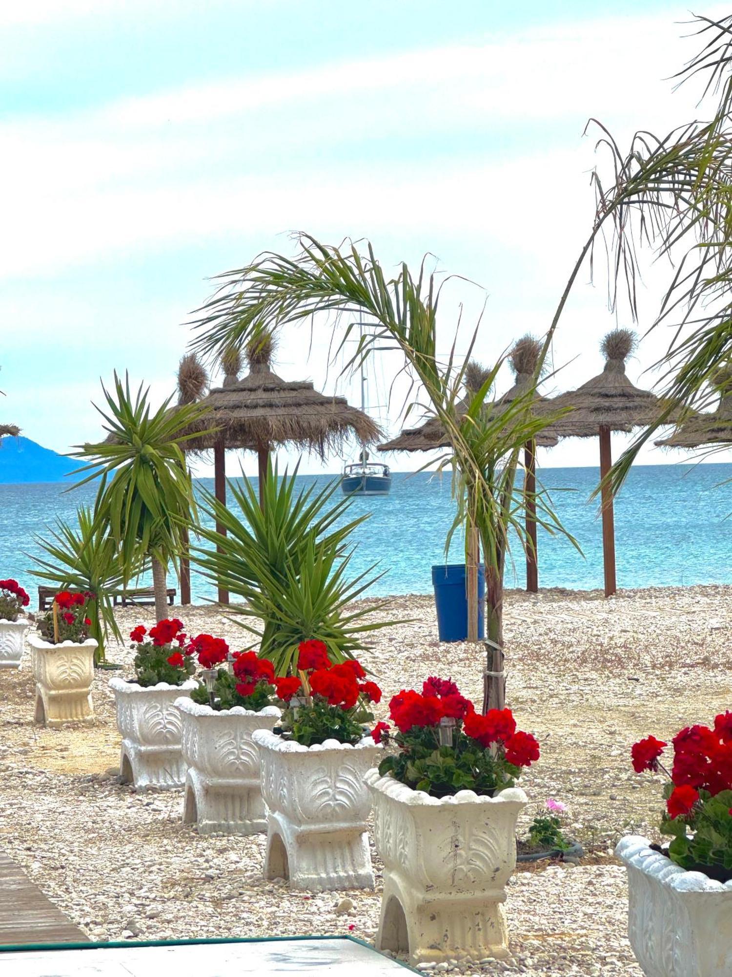 Blue Paradise Hotel Orikum Esterno foto